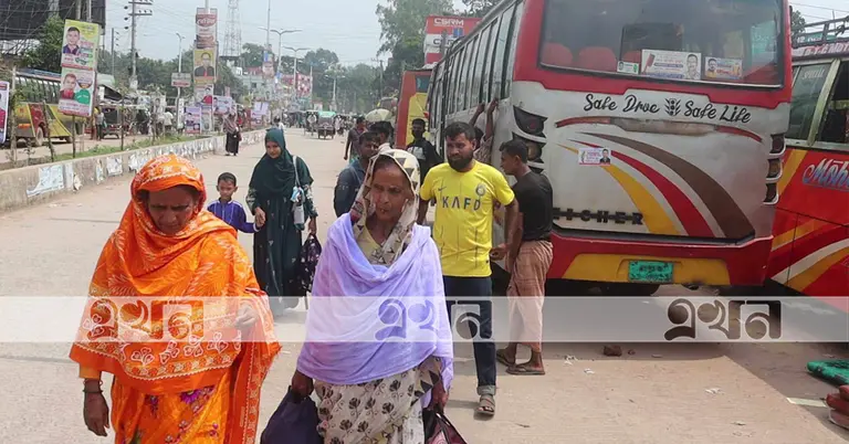 বাস চলাচল হওয়ায় ভোগান্তিতে যাত্রীরা